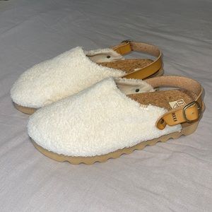 Reef “Sage Hi” Fuzzy Slides
